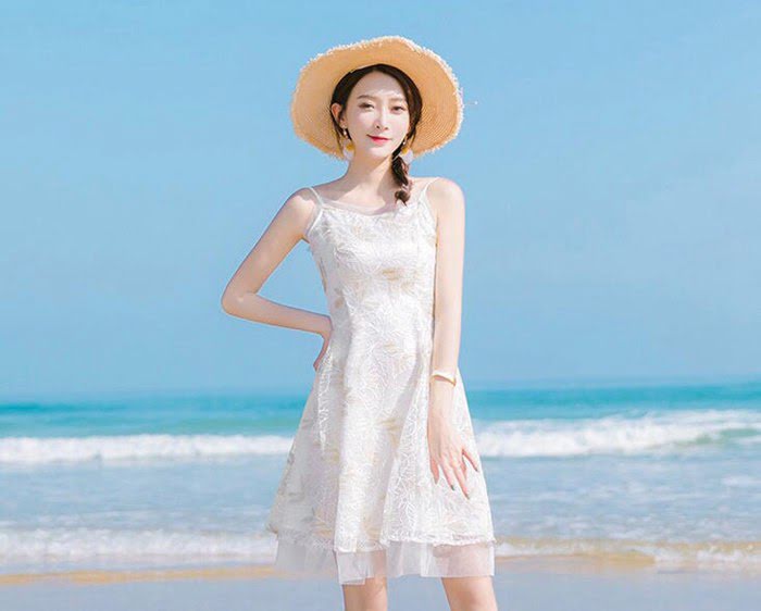 Chanel女裝 香奈兒連衣裙 法國專櫃同步 2019新款 刺繡V領 微透紗多層蕾絲裙 女款連衣裙  xly1420